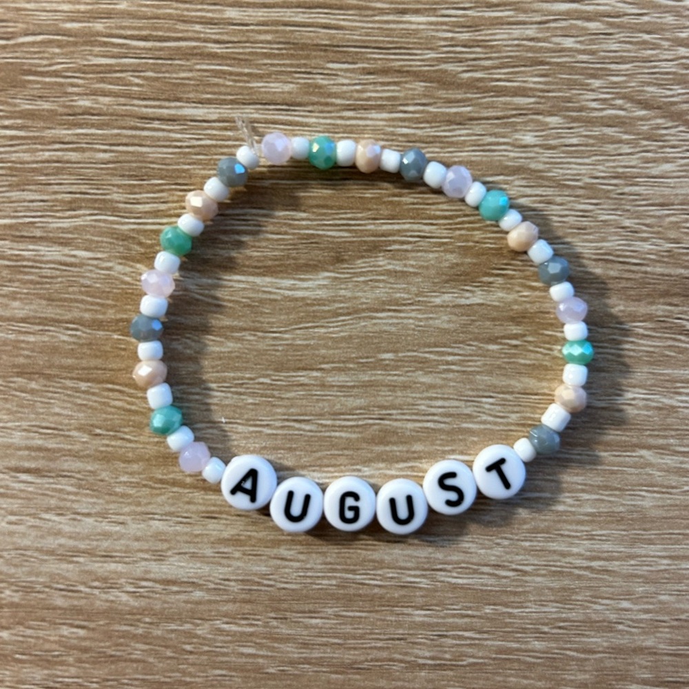 Taylor Swift August friendship bracelet